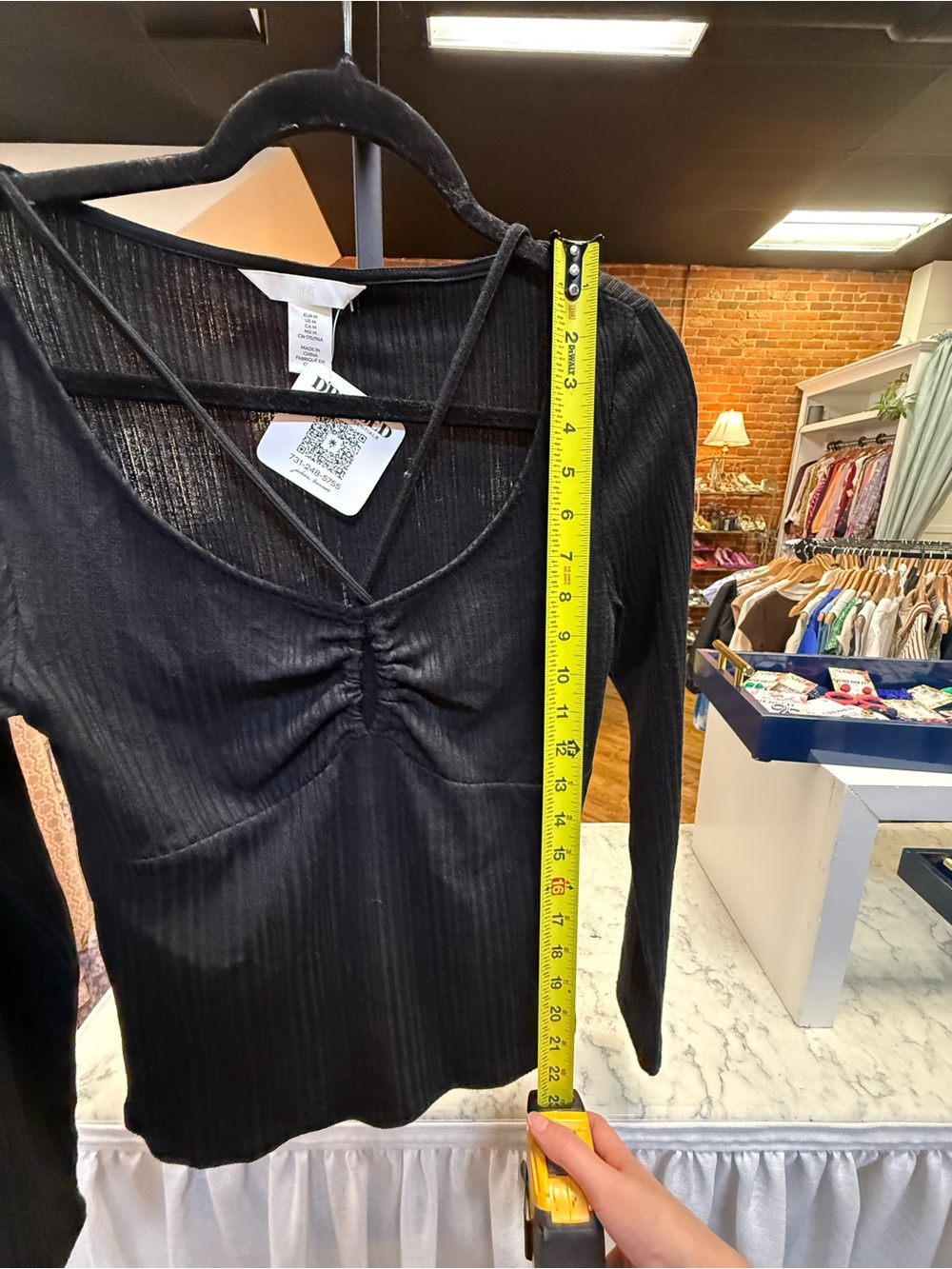 H&M Black Long-Sleeve Ruched V-Neck Ribbed Top - Picture 3 of 4